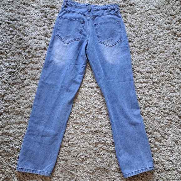 Misslook | Blue button up fly straight leg women's jean with styled fade - Picture 6 of 10